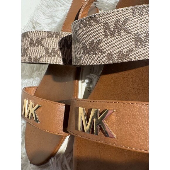 Michael Kors Girls MK Logo Brown Sandals With Gold Hardware Size 1 - Picture 3 of 5
